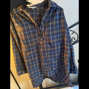 Super cute oversized plaid shirt